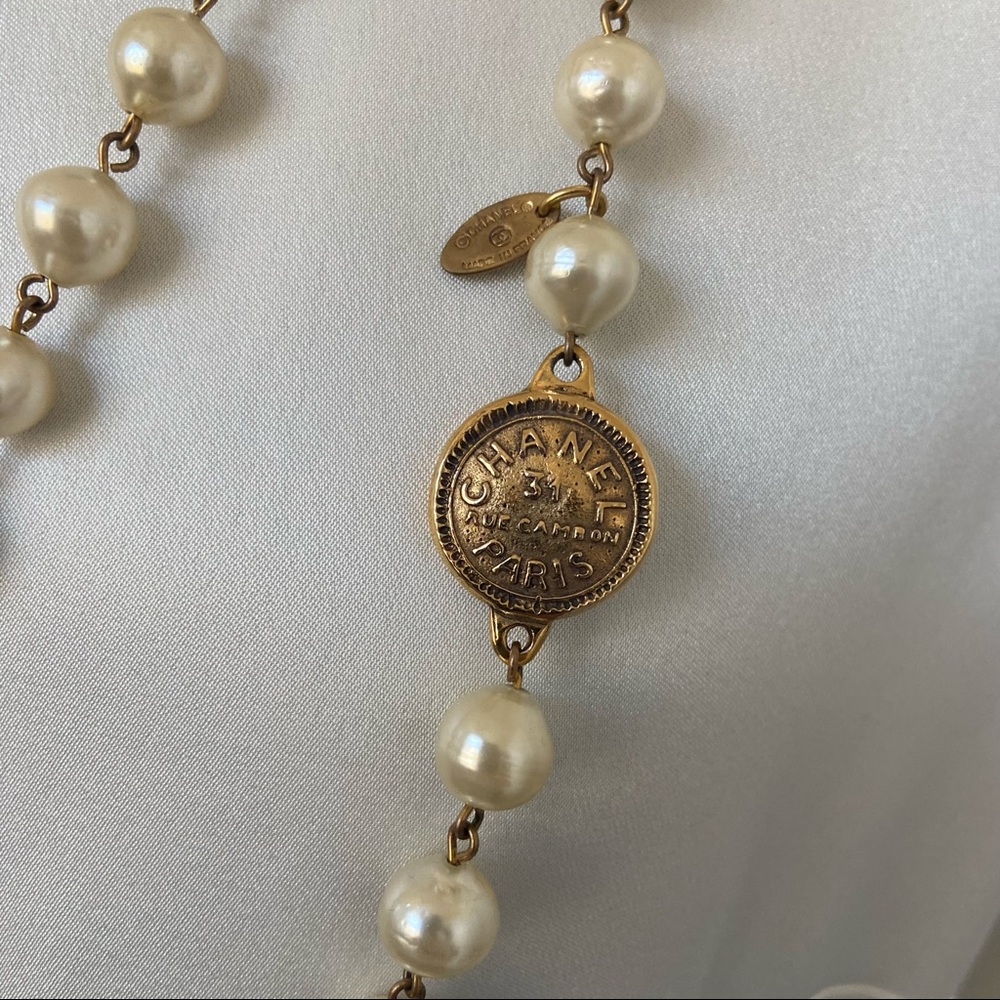 Chanel Vintage Pearls - Picture 2 of 3